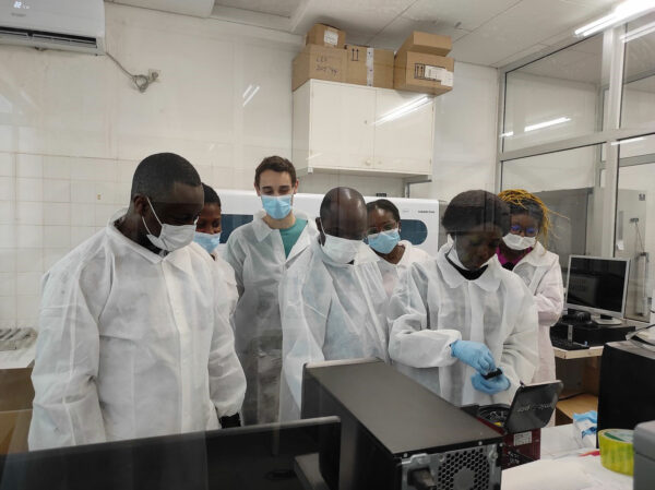 Formations au criblage des mutations du SARS-CoV-2 dans les laboratoires partenaires togolais (BIOLIM) et béninois (LFHV)